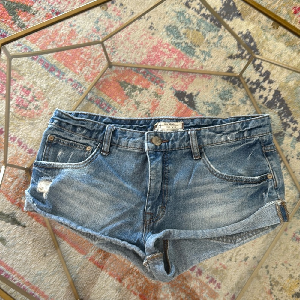 Free people denim shorts. Size 27
